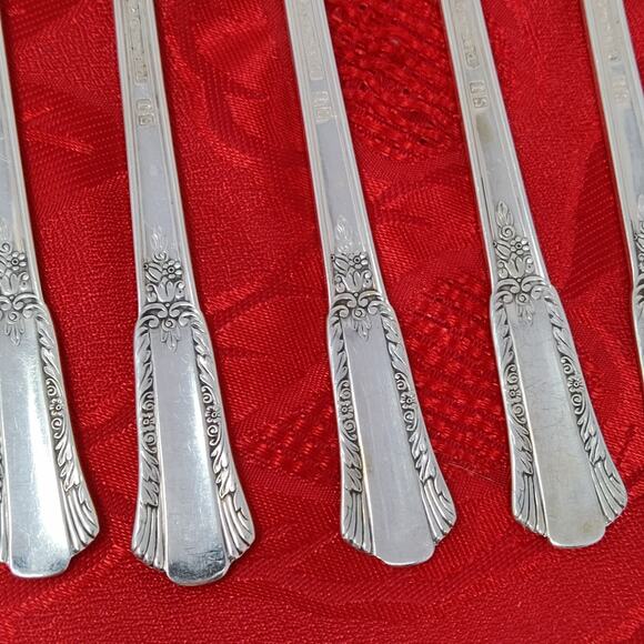 7X Wm Rogers TREASURE International Silver Plate Dinner Forks 1940 Silverware - Picture 12 of 14
